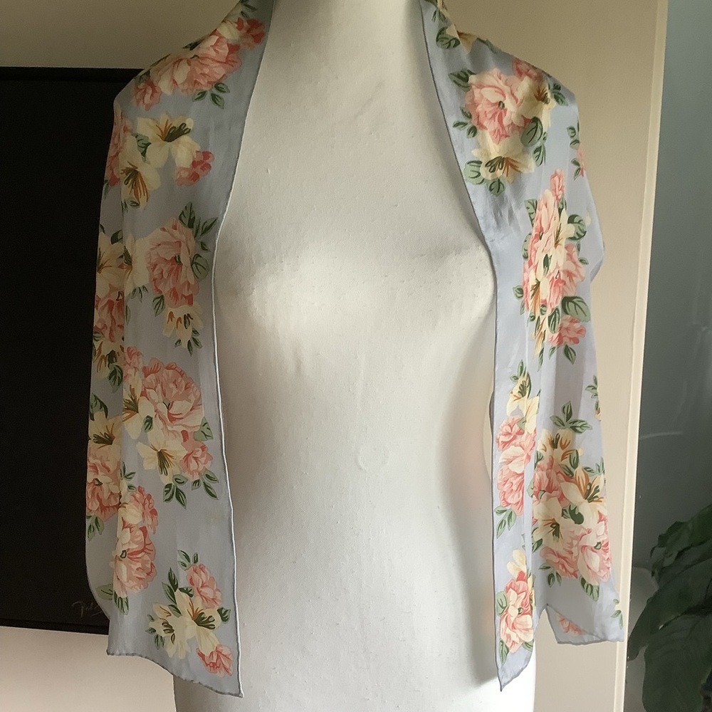 Floral Patterned Rectangular Scarf - Picture 3 of 11